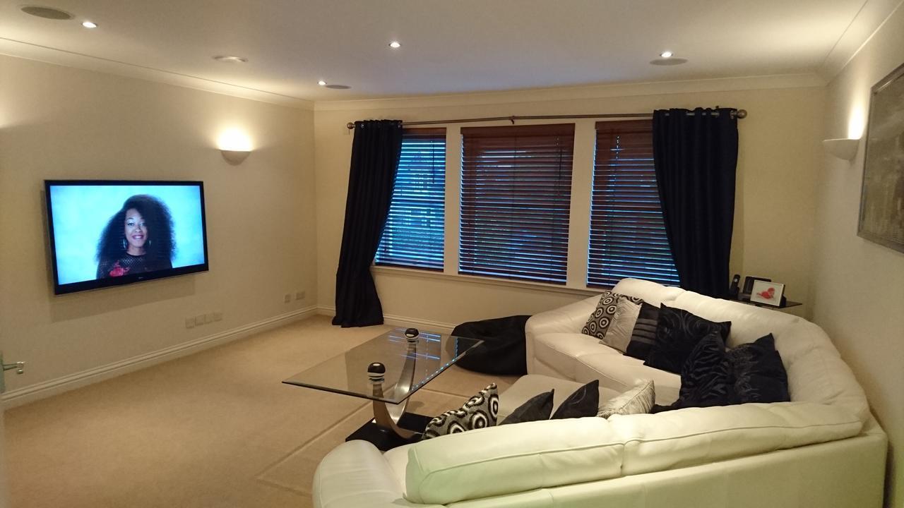 Crown Luxury Serviced Apartment Inverness Extérieur photo