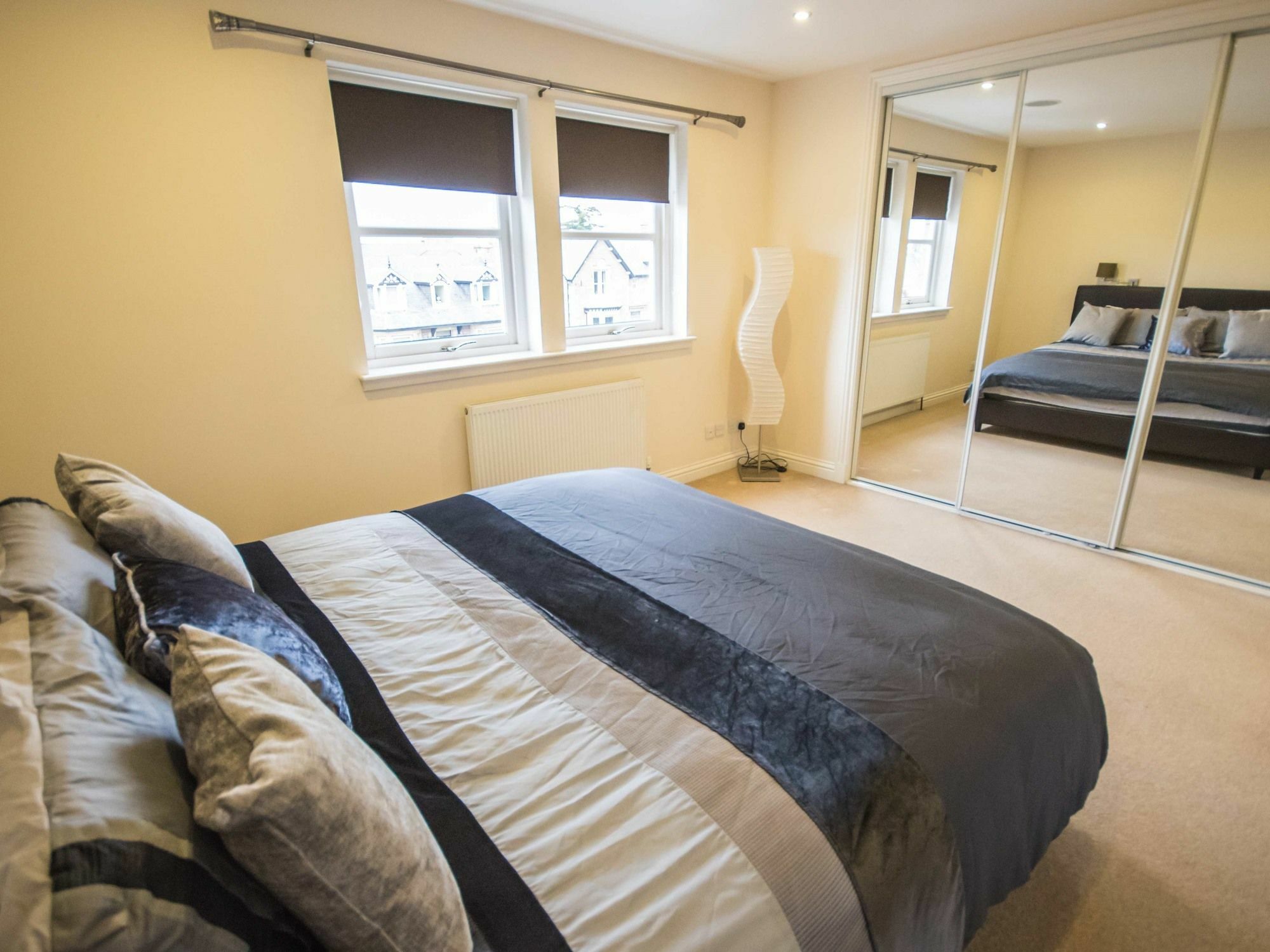Crown Luxury Serviced Apartment Inverness Extérieur photo